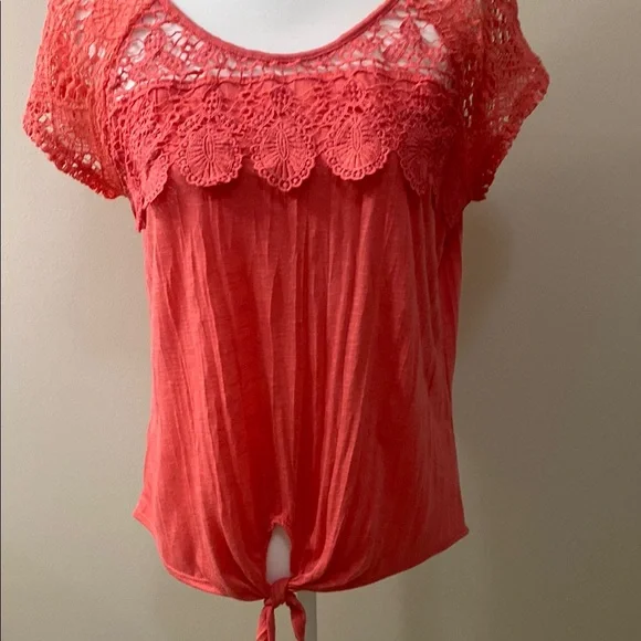 New Directions Coral Lace Blouse - Picture 2 of 8